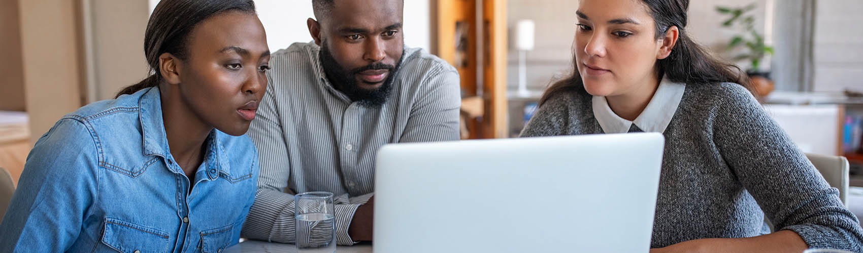 5 Tips on How to Adapt Your Finances to Help Family Members