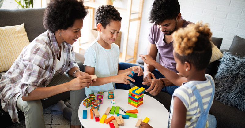 Fun & Affordable Bonding Ideas For Family Day